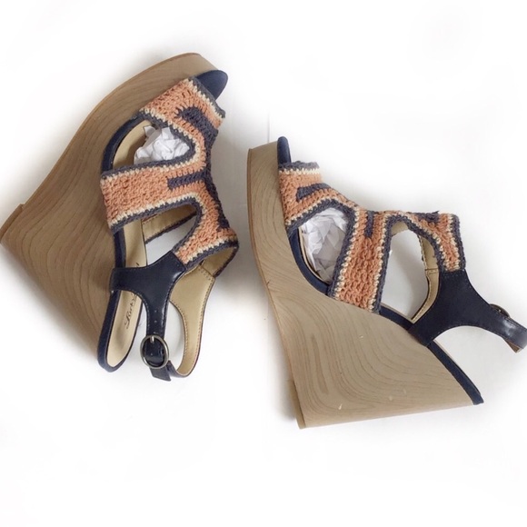 Lucky Brand-Riverr Crocheted Platform Wedge Sandal - Picture 5 of 8